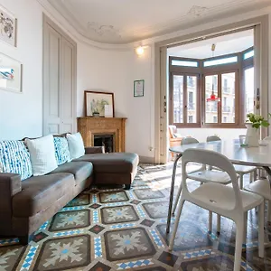 B21-apartamento Modernista Grupos Spain